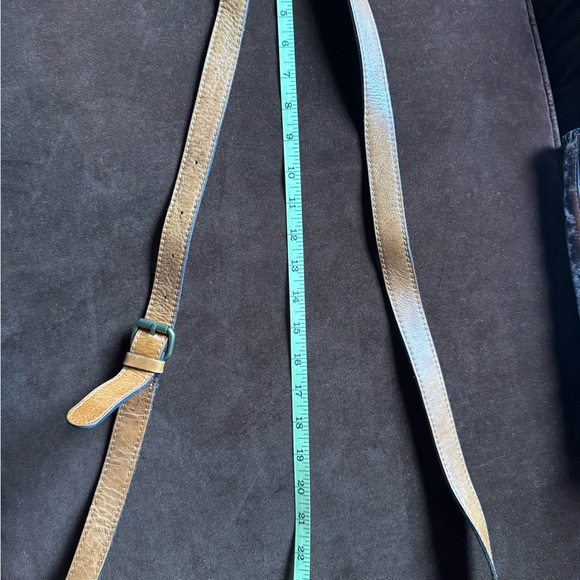 Patricia Nash Tan Leather Rosolini Floral Tooled Buckle Crossbody Saddle Bag - Picture 9 of 10